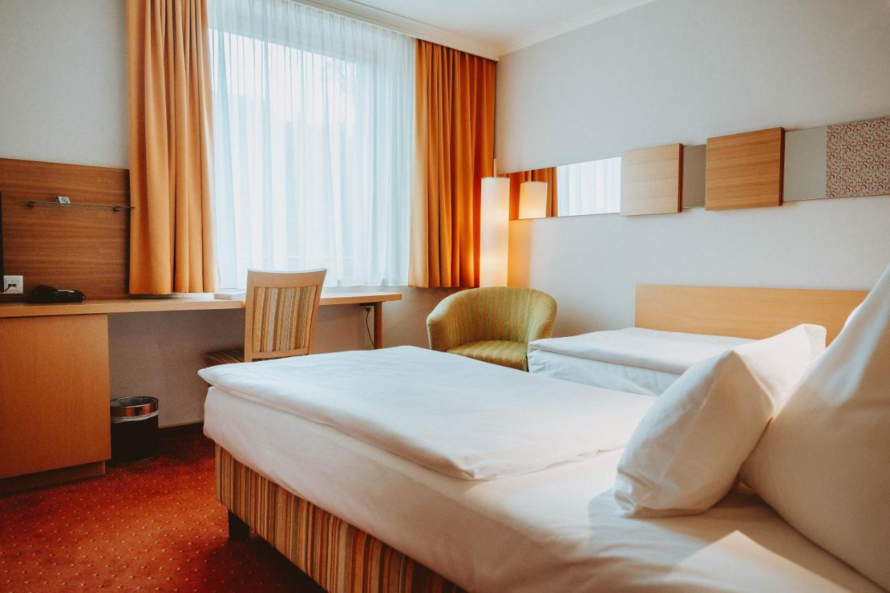 Hotel Bruecklwirt Niklasdorf Екстер'єр фото